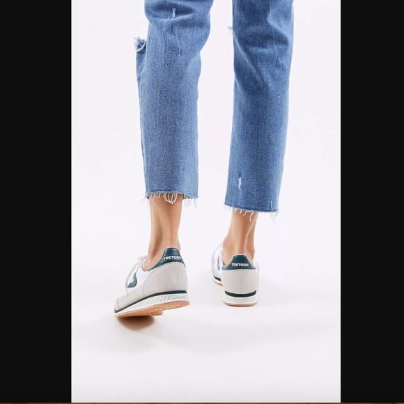 New Urban Outfitters Tretorn Rawlins 8 Sneaker Size 5 MSRP: $85 - Picture 2 of 3